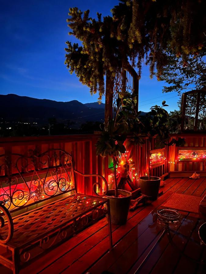 Mystic Portal 420 Guesthouse コロラドスプリングス エクステリア 写真
