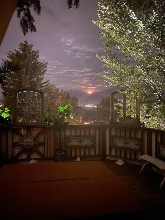 Mystic Portal 420 Guesthouse コロラドスプリングス エクステリア 写真