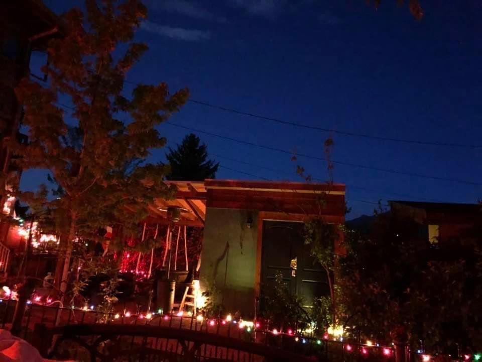 Mystic Portal 420 Guesthouse コロラドスプリングス エクステリア 写真